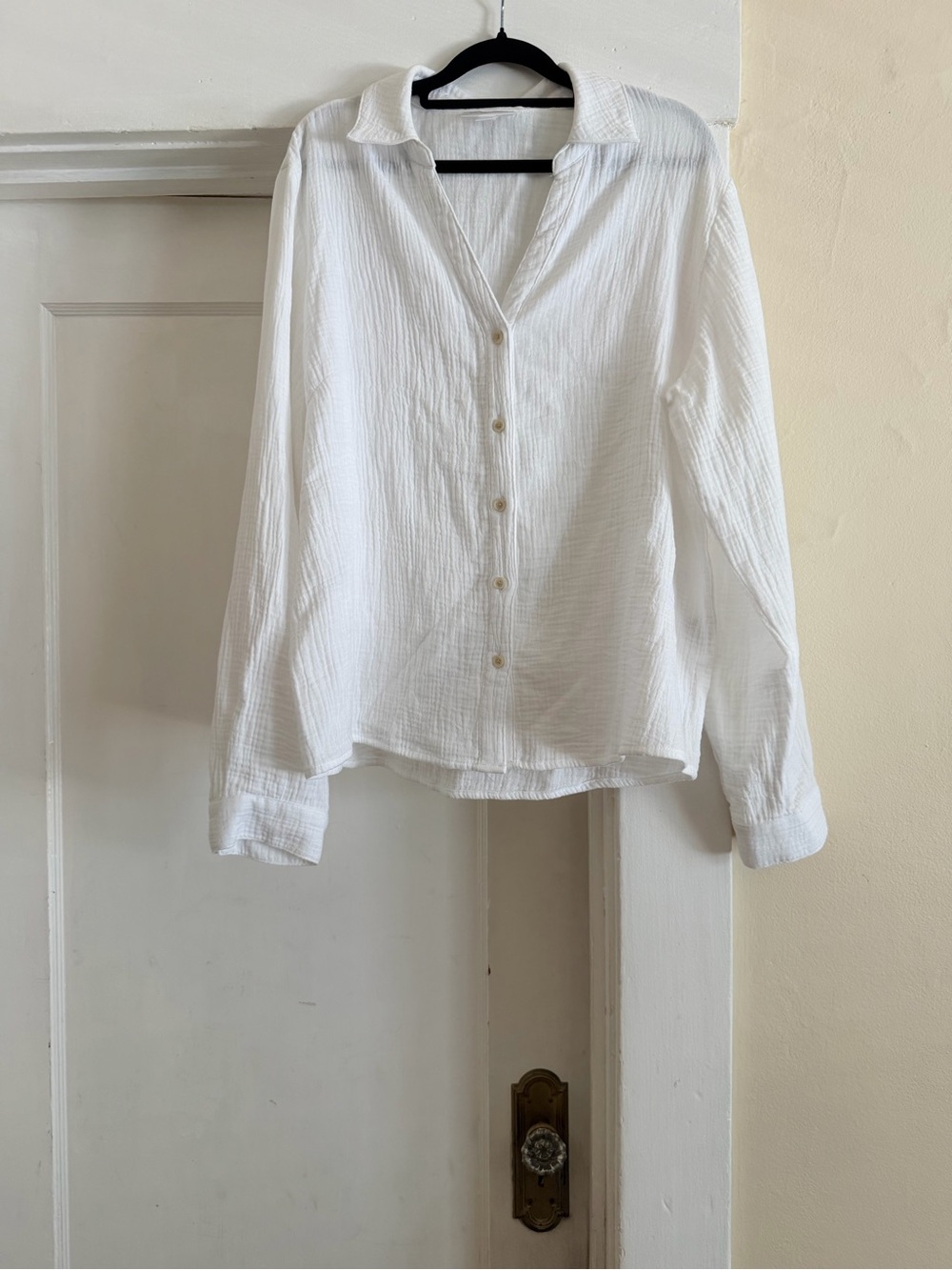 Morgan Taylor White Crinkled Gauze Button-Down Shirt